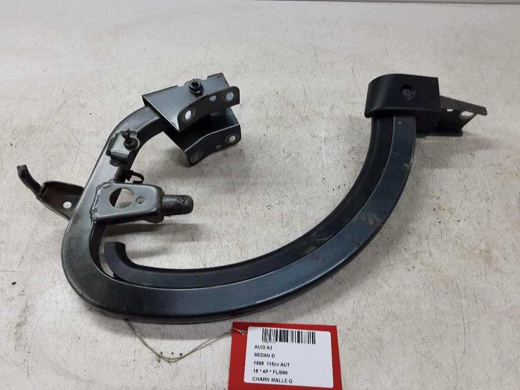 COFFRE COUVERCLE CHARNIERE GAUCHE A3 Limousine (8VS / 8VM), Mevr. I. Hauben, Audi, Utilisé, Rue de l'Espoir 34 34
4030  GRIVEGNÉE, BE