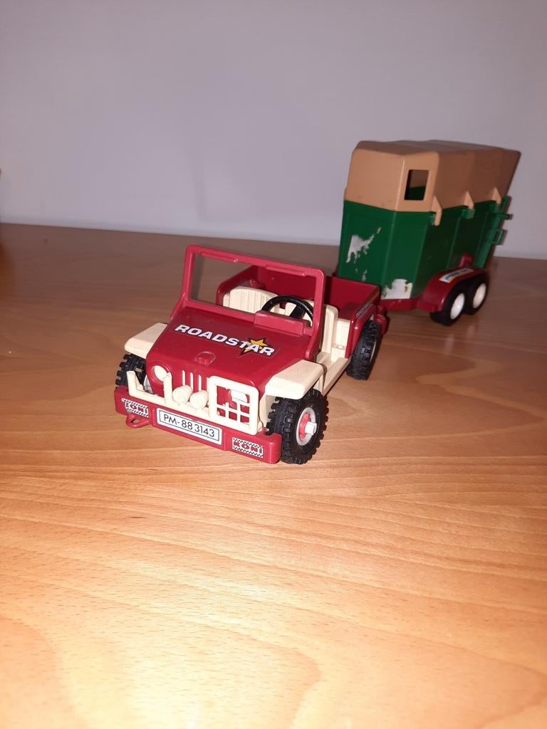 Jeep met paardenkar., Ophalen