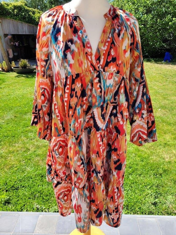 oranje satijnen kleed, Kleding | Dames, Maat 38/40 (M), Oranje, Zo goed als nieuw, Boven de knie