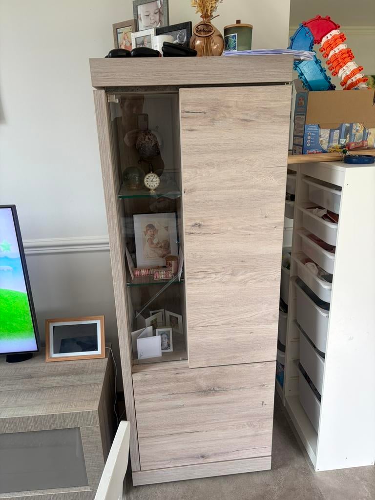 Kast met verlichting, Ophalen, Zo goed als nieuw