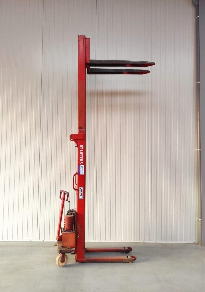 Semi elektrische stapelaar 340cm hefhoogte, Ophalen, Zo goed als nieuw