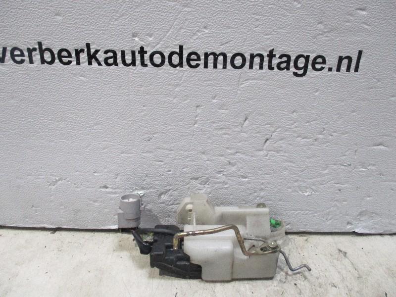 SERRURE DE PORTE AVANT GAUCHE Toyota Celica (T20), Autos : Pièces & Accessoires, Utilisé, Gauche, Toyota