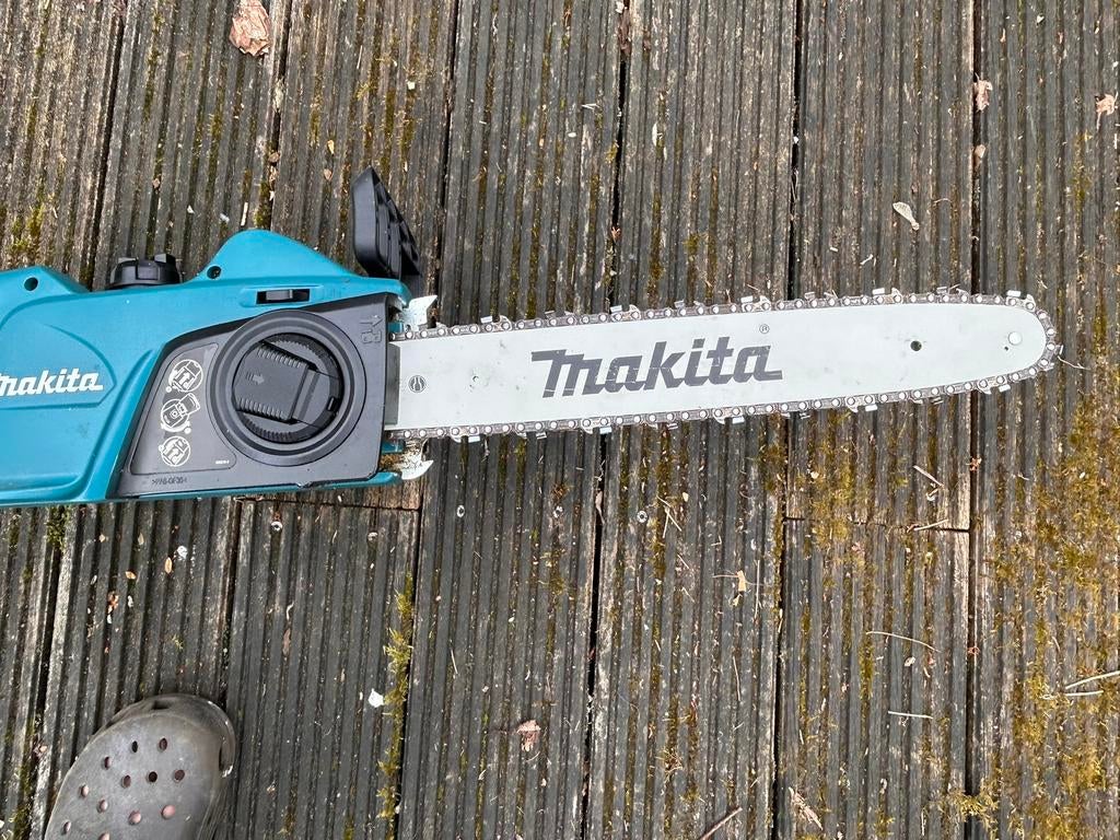 Makita elektrische kettingzaag UC4041A – 1800 W, Tuin en Terras, Hand-tuingereedschap, Gebruikt, Ophalen