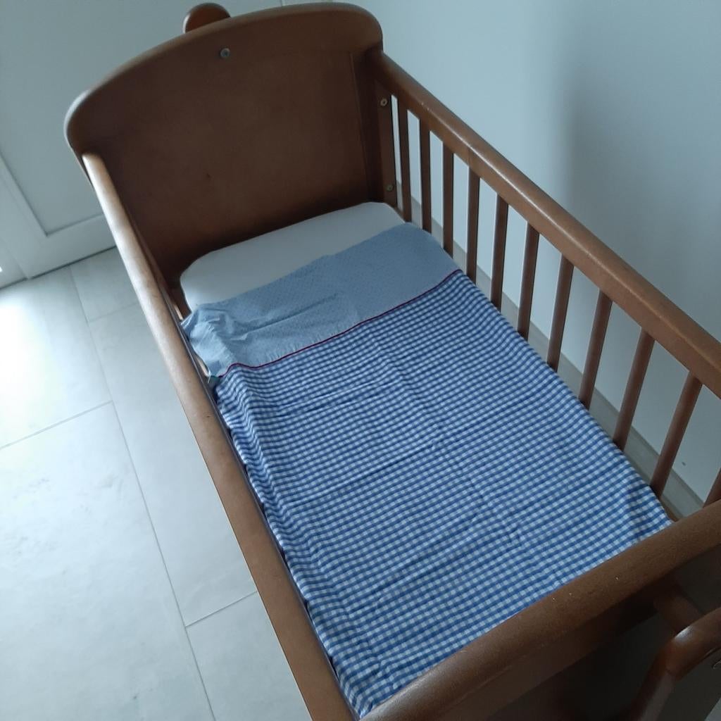 Wiegje met toebehoren., Kinderen en Baby's, Ophalen