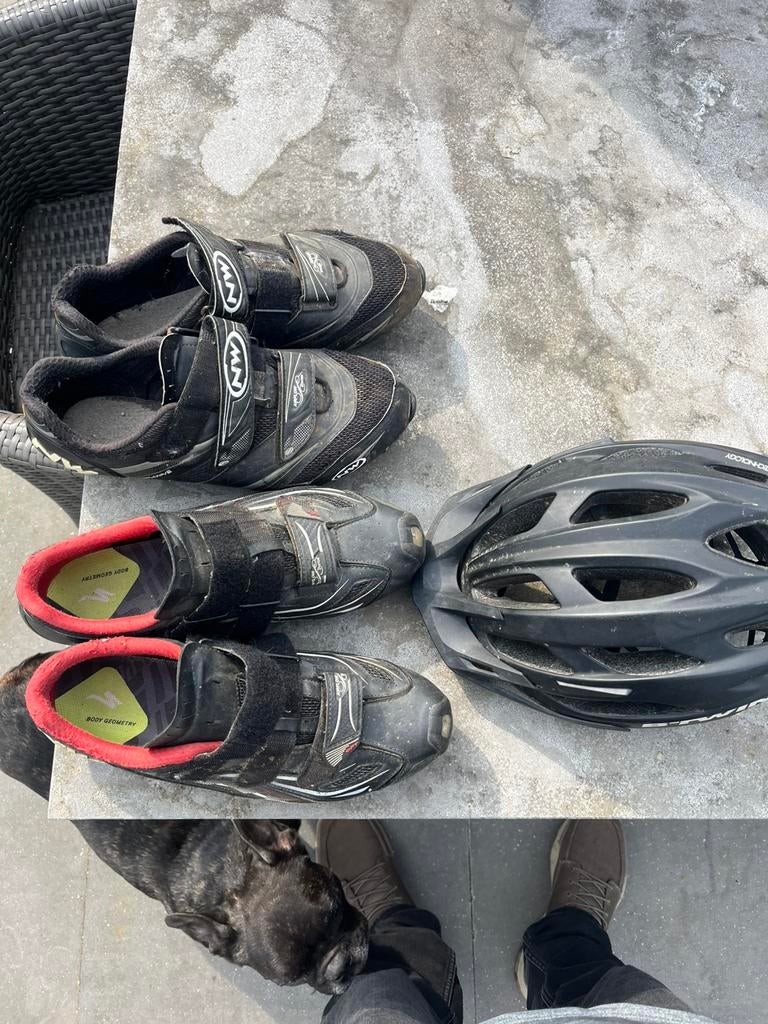 Fiets schoenen met helm, Sport en Fitness, Wielrennen, Ophalen, Gebruikt, Helm