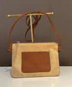 Klein leren schoudertasje van Massimo Dutti, Handtassen en Accessoires, Tassen | Damestassen, Ophalen, Nieuw, Bruin, Schoudertasje