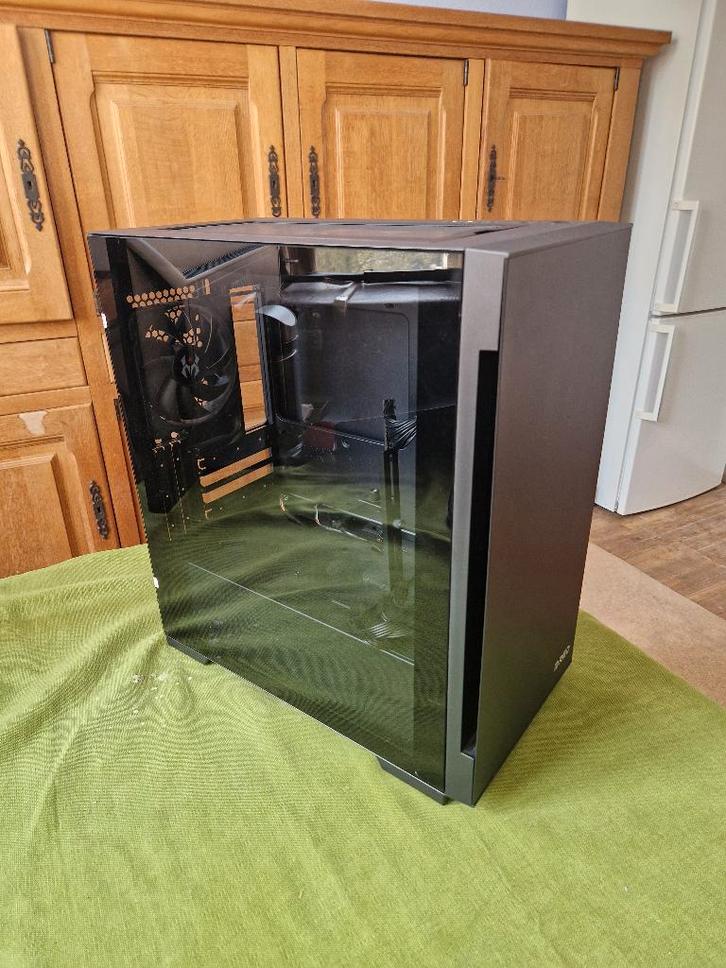 Tour/Boîtier PC M RED avec alim 550W 80+ Bronze (Micro-ATX), Computers en Software, Computerbehuizingen, Zo goed als nieuw, Ophalen