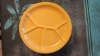 8 ASSIETTES A FONDUES JAUNES NEUVES, Maison & Meubles, Cuisine | Vaisselle, Enlèvement, Neuf, Assiettes(s)