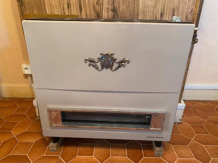 Convecteur à gaz Nestor Martin avec imitation de bûches, Bricolage & Construction, Chauffage & Radiateurs, Comme neuf, Poêle, 800 watts ou plus