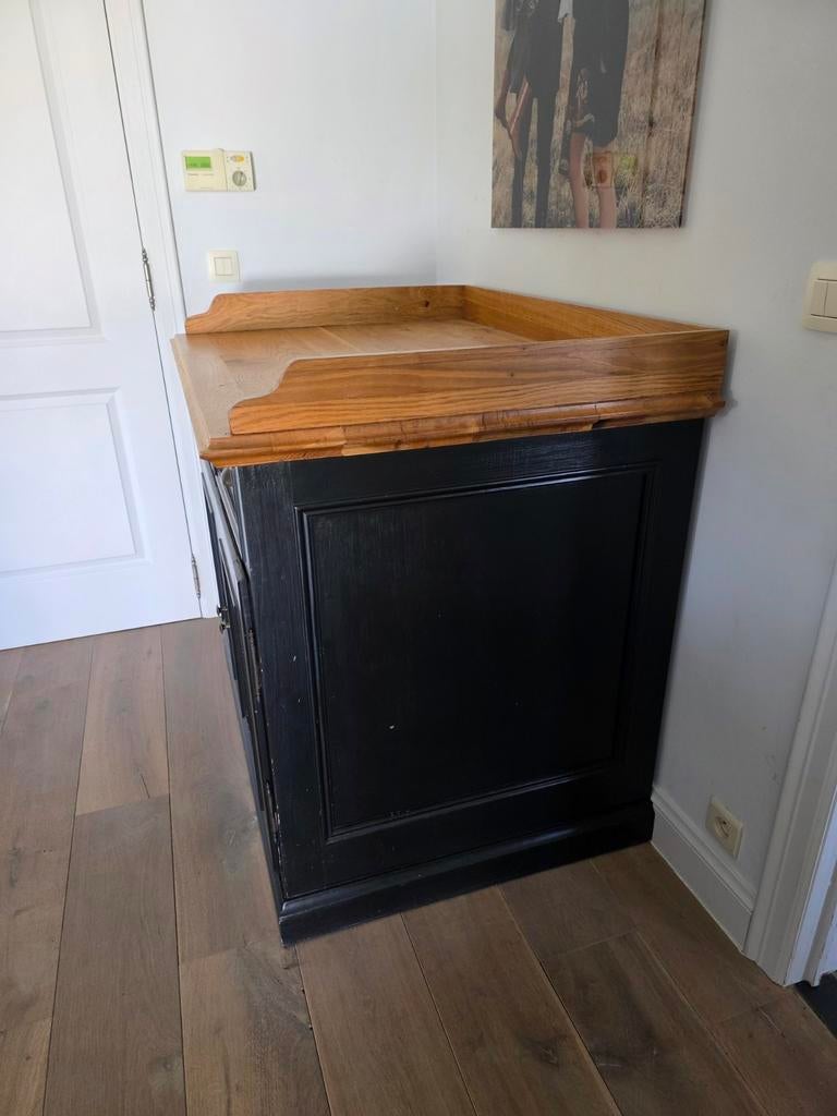 Zwarte Commode, Enlèvement