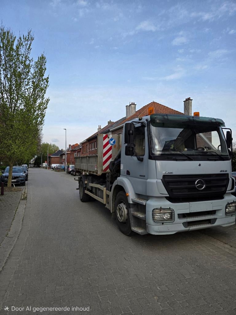 Mercedes containersysteem met kraan