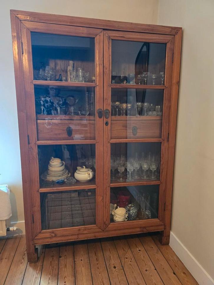 Belle vitrine en teak massif de Bali, Maison & Meubles, Armoires | Vitrines, Enlèvement