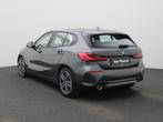 BMW 1 Reeks Hatch 118iA (103 kW) PDC V+A | Carplay | LED Lic, Auto's, BMW, Gebruikt, 5 zetels, 3 cilinders, 140 pk