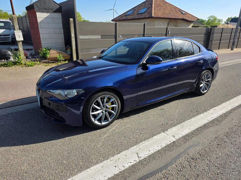 Alfa Romeo Giulia 2.2 JTDm Super AUT. 1EIG IN PERFECTE STA, Auto's, Automaat, 4 deurs, Gebruikt, 4 cilinders