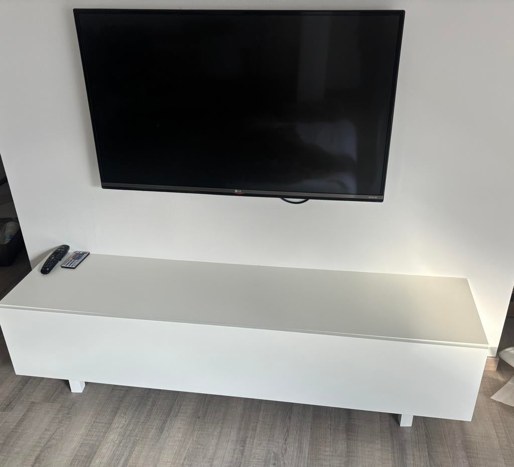 Wit glanzend TV- meubel, Huis en Inrichting, Kasten |Televisiemeubels, Ophalen, Zo goed als nieuw