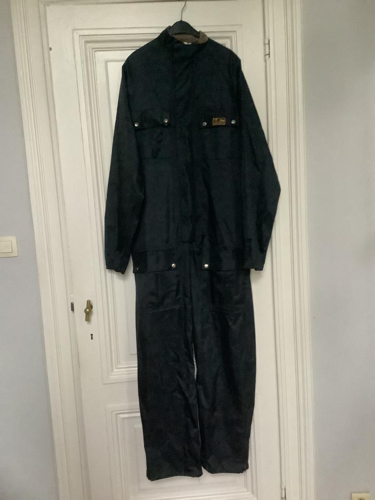 Regenoverall moto Team Bruce's, Motoren, Ophalen