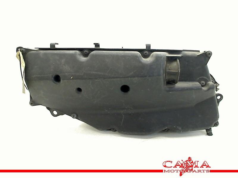 BOITIER FILTRE À AIR Honda, Dhr. S. di Majo, Utilisé, Info@cama-motorparts.nl, P.J. Troelstraweg 8 8
3144 CX  MAASSLUIS, NL
