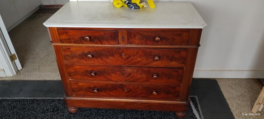 Commode kast, Ophalen