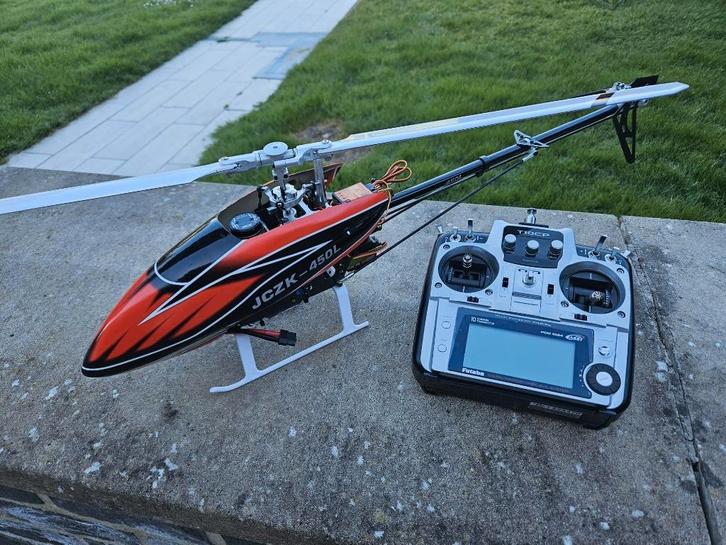 T-rex 450 complet + futaba T10, Hobby & Loisirs créatifs, Modélisme | Radiocommandé & Téléguidé | Hélicoptères & Quadricoptères