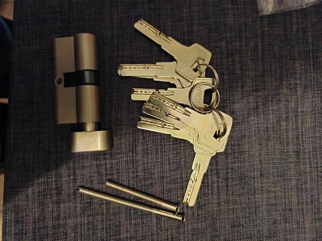 Serrure cylindre avec 8 clés nouveau, Bricolage & Construction