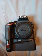 Nikon d5600 met batterijgrip, TV, Hi-fi & Vidéo, Appareils photo numériques, Sans zoom optique, Enlèvement, Utilisé, Reflex miroir