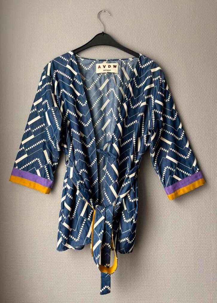 AVDW Antwerp - Kimono - M (Neuf), Vêtements | Femmes, Tops, Neuf, Taille 38/40 (M), Bleu, Manches courtes, Enlèvement ou Envoi