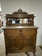 Eiken buffetkast, Enlèvement