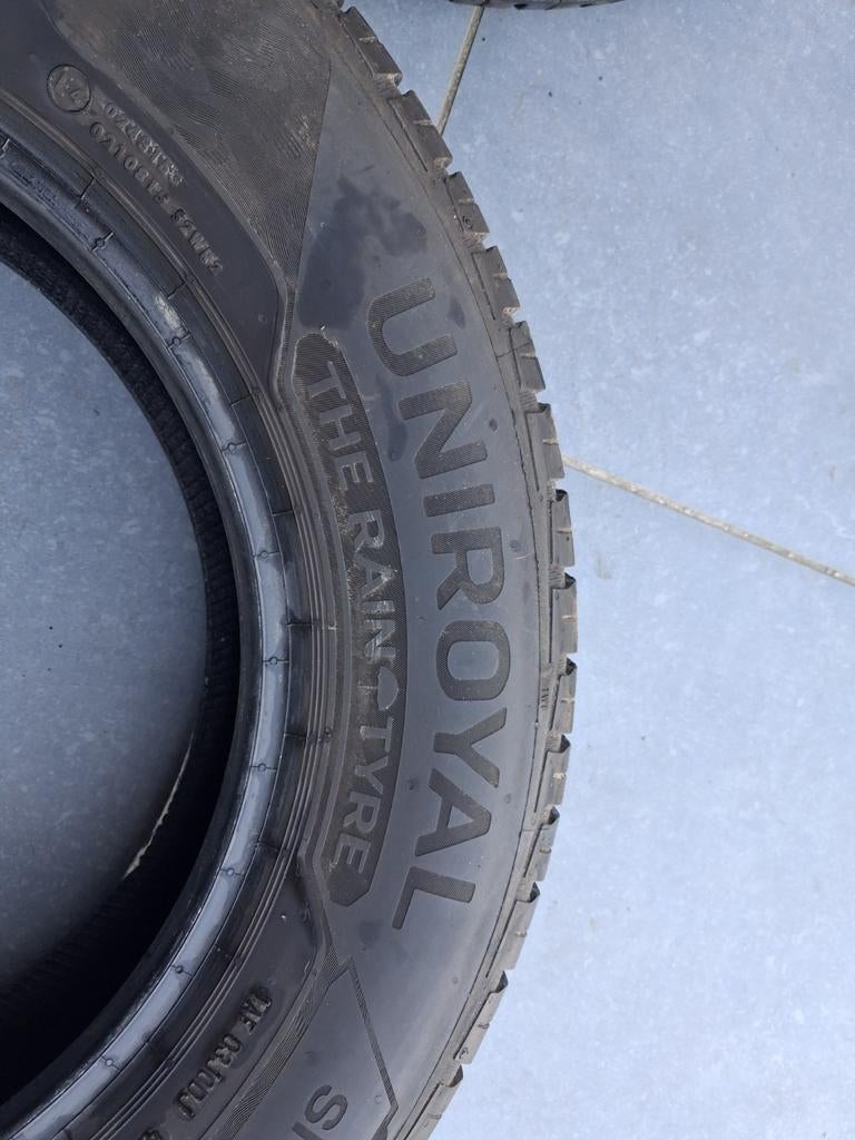 2 regenbanden uniroyal voor o.a. berlingo. 205/65 R15 94H, Ophalen