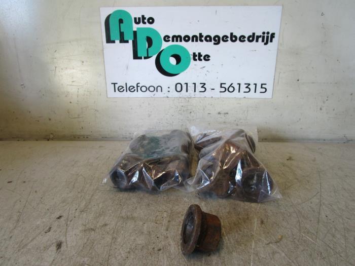 Kit boulons de roue d'un Volkswagen LT (LT 75-), Autos : Pièces & Accessoires, Freins & Transmission, Volkswagen, Utilisé, 3 mois de garantie