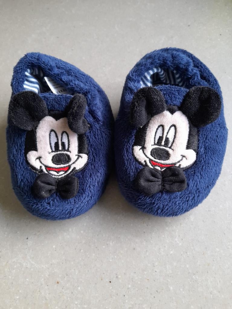 Eerste pantoffeltjes, Kinderen en Baby's, Kinderkleding | Schoenen en Sokken, Ophalen, Zo goed als nieuw, Jongen of Meisje