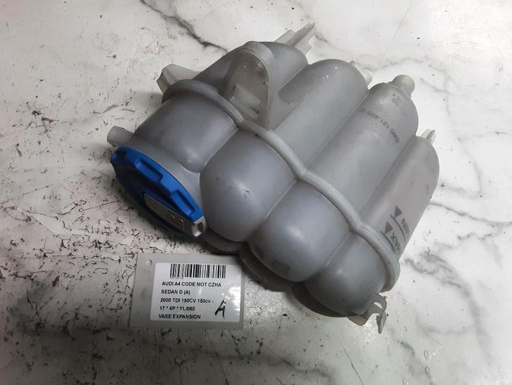 EXPANSIERESERVOIR Audi A4 (B9) (8W0121405E), Auto-onderdelen, Overige Auto-onderdelen, Audi, Gebruikt