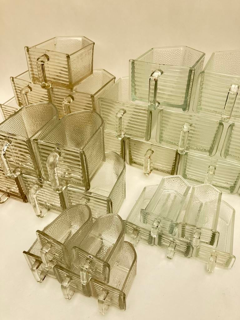 29 anciens tiroirs Grutter, bacs à épices en verre, Maison & Meubles, Cuisine | Vaisselle, Enlèvement ou Envoi, Verre, Utilisé