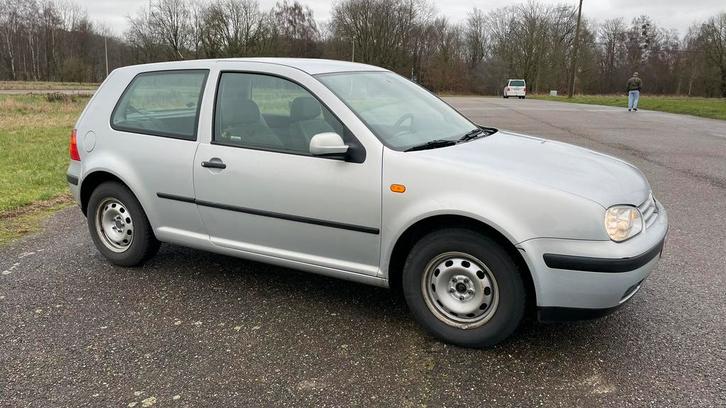 VW Golf 4 1.4 16v homologué pour la vente, Autos, Volkswagen, Particulier, Golf, Essence, Euro 2, Coupé, 3 portes, Boîte manuelle