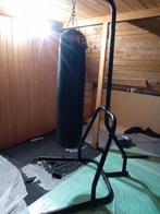 Sac de boxe avec le pied, Enlèvement, Sac de boxe