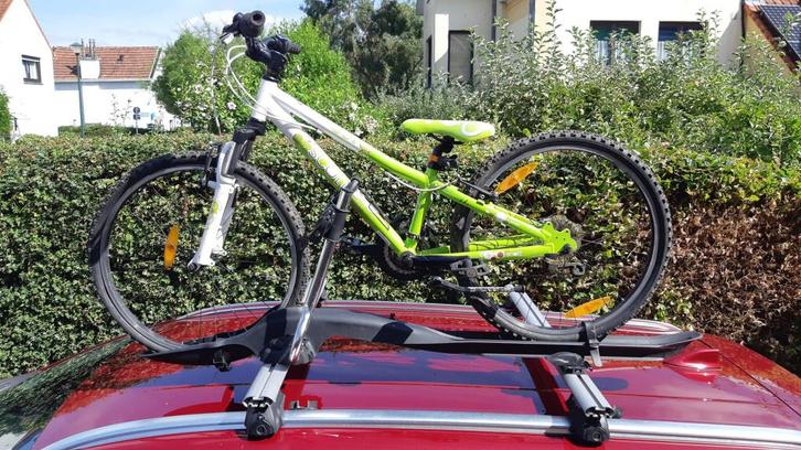 Fietshouder op het dak van de auto, Auto diversen, Fietsendragers, Zo goed als nieuw, Dakdrager, 1 fiets, Brede banden, Elektrische fiets