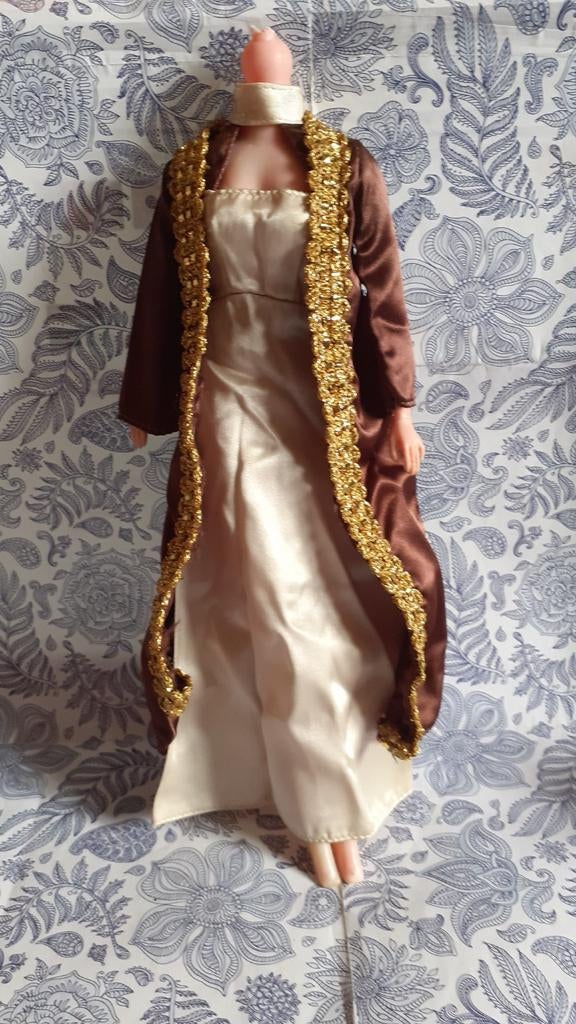 Vêtement vintage poupée sindy 2 pièce robe et manteau soiré, Enlèvement ou Envoi