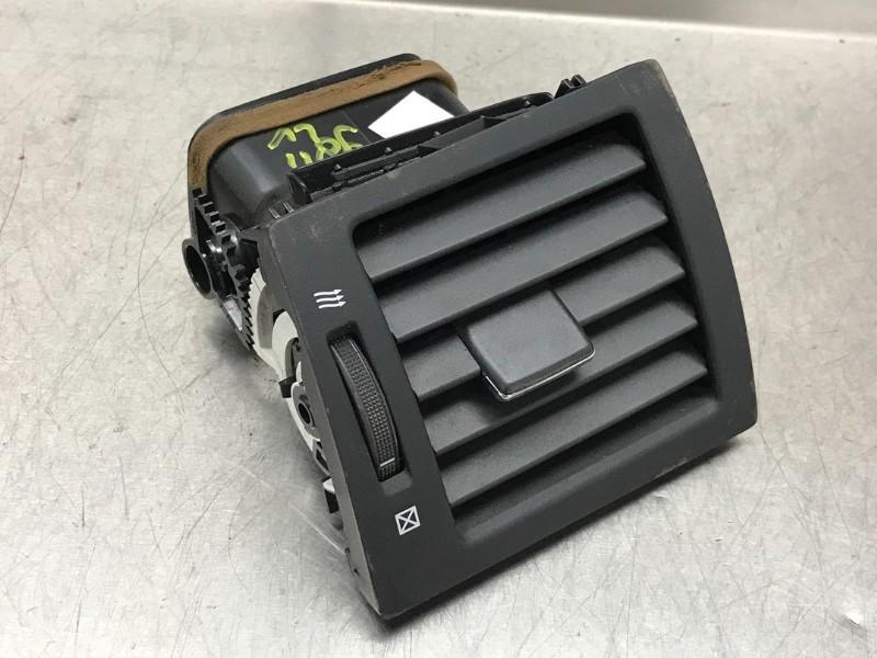 AERATEUR TABLEAU DE BORD Avensis Wagon (T27) (|5566005100|), Utilisé, Toyota