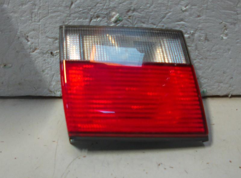 SUPPORT DE LAMPE FEU ARRIÈRE GAUCHE Saab 900 II Coupé, Autos : Pièces & Accessoires, Éclairage, Saab, Utilisé