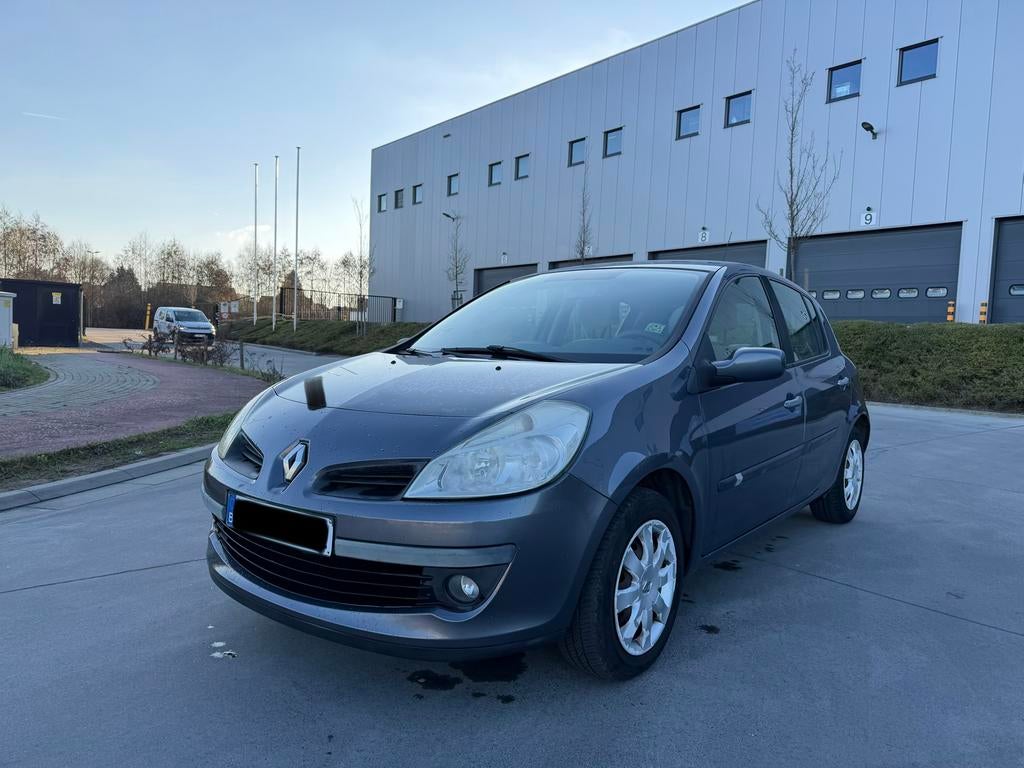 Renault clio 3 1.4 essence 2006 141.000km 5 portes airco, Achat, 5 portes, Vitres électriques, Particulier