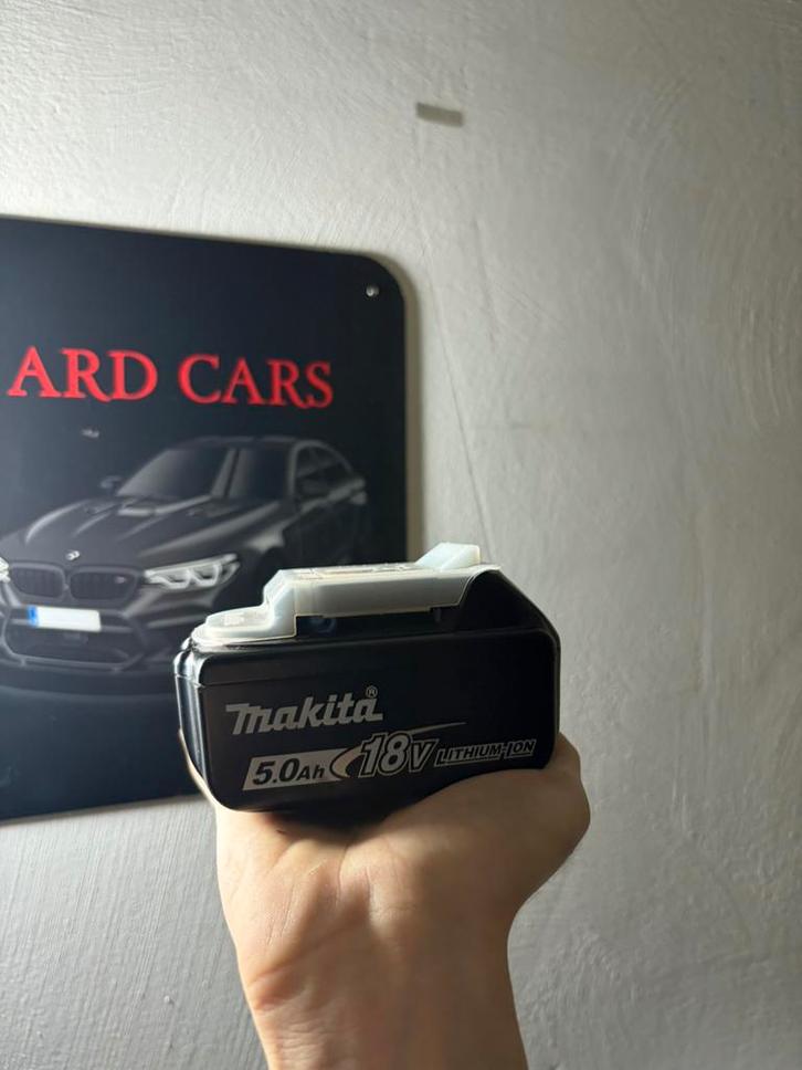 Makita 5ah Nieuw 18v batterij accu, Doe-het-zelf en Bouw, Gereedschap | Machine-onderdelen en Toebehoren, Zo goed als nieuw, Ophalen