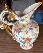 Rijkelijk gedecoreerde vaas/kan, Ophalen