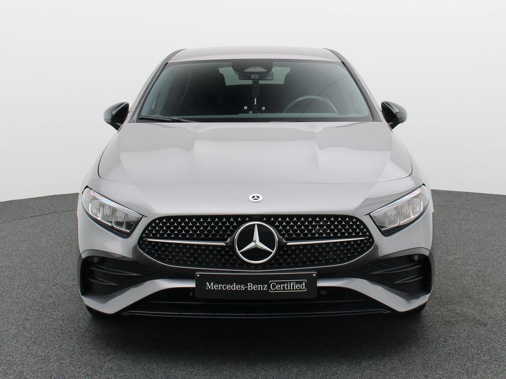 Mercedes-Benz A 250 e AMG Line + TREKHAAK + CARPLAY + NIGHTP, Stof, Zwart, 4 cilinders, 16 kWh