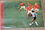 Fotoprent: WK 1982: Rode Duivels en Diego Maradona, Ophalen of Verzenden, Gebruikt, Poster, Plaatje of Sticker