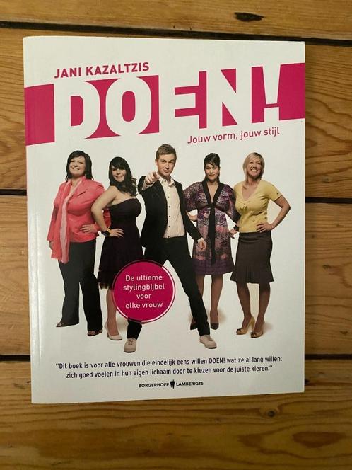 Jani Kazaltzis. Nieuw boek: mode en styling. 192 blz., Boeken, Hobby en Vrije tijd, Zo goed als nieuw, Overige onderwerpen, Ophalen of Verzenden