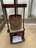 Fruitpers met aluminium bak en enkele nieuw perszakken, Enlèvement, Utilisé