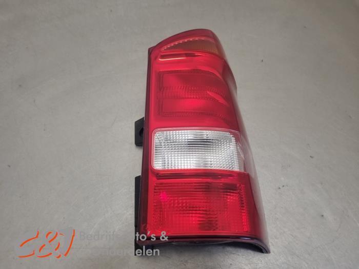 Feu arrière droit d'un Mercedes Vito, Autos : Pièces & Accessoires, Éclairage, Mercedes-Benz, Utilisé, 3 mois de garantie, Enlèvement ou Envoi