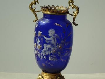 MARY GREGORY geëmailleerd glas antiek glaswerk verguld brons