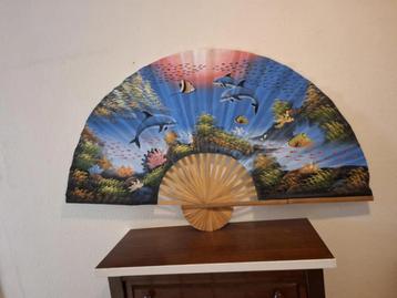 Grand éventail mural décoratif – Pièce unique artisanale beschikbaar voor biedingen
