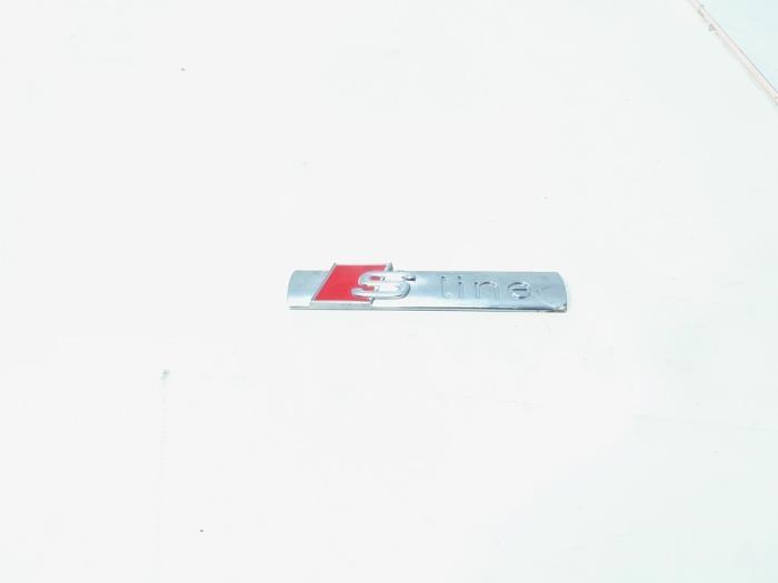 Embleem van een Audi A4, Auto-onderdelen, Carrosserie, Audi, Gebruikt, 3 maanden garantie, Ophalen of Verzenden