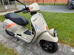 Vespa GTV300ie met hpe motor en 100 km gereden, Motoren, Particulier